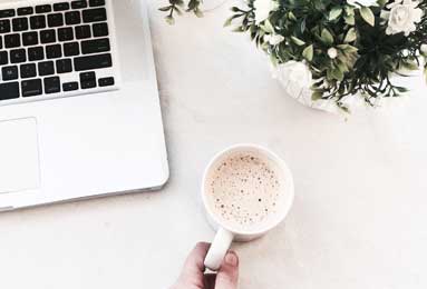 半岛体育app下载-字母哥连续十二场比赛得分超过高光表现，独行侠挑战极限！